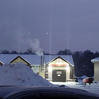 Вот такие световые столбы наблюдали на Бору 1