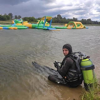 Сколько стоят услуги водолаза, чтобы достать телефон со дна Юрасовского 2