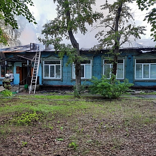 Крупный пожар произошел в одной поликлиник Борского округа 3