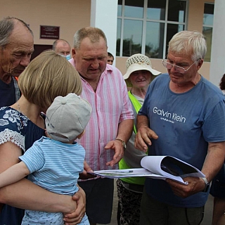 Жители Октябрьского обсудили благоустройство сквера 5
