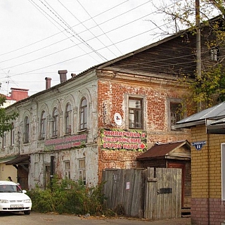 Лес вместо парковки растёт в самом центре Бора 2