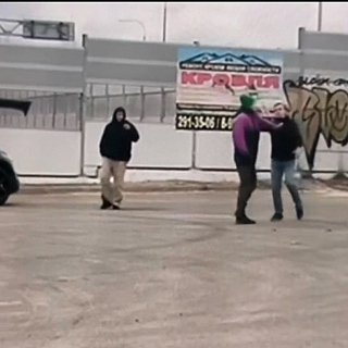 Вандал или художник орудует на Бору? 1