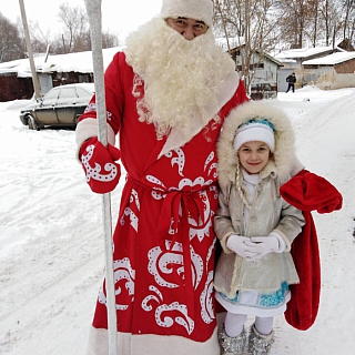 В рамках благотворительной акции «Мандарин» активисты доставили подарки детям. 1