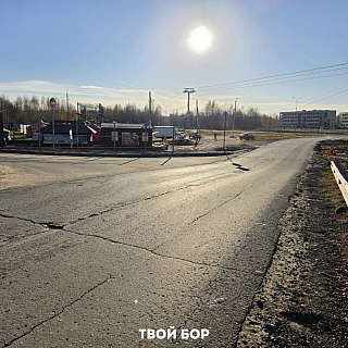 На спуске возле канатной дороги начали обустраивать тротуар 1