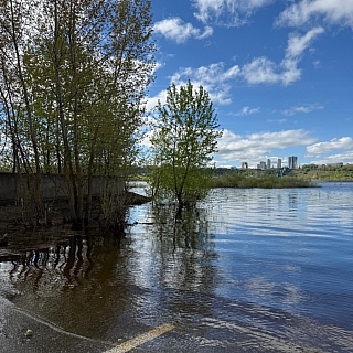Уровень воды в Волге не уменьшается 2