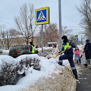Дети показали пример борским коммунальщикам 1