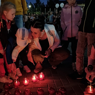 Сотни свеч зажгли на Бору в память о павших на войне 4