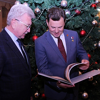 20 борских школьников приняли участие в Новогоднем юнармейском представлении в Москве 1