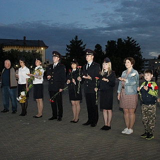 На Бору полицейские присоединились к акции свеча памяти 3