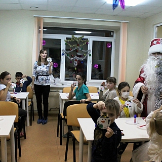 В детское отделение ЦРБ 25 декабря приходил Дед Мороз 3