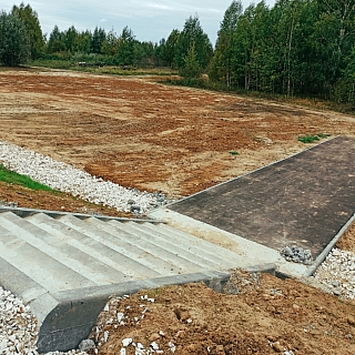 Через новую дорогу под канаткой сделали пешеходный переход 1