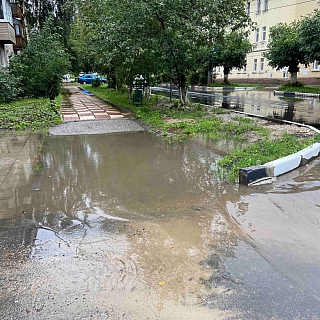 Некоторые борские тротуары утонули 2