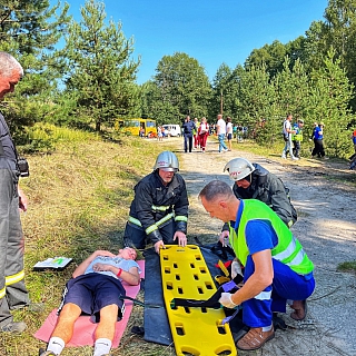 Сценарий крупной дорожной аварии отработали на учениях на Бору 6