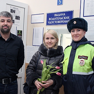 Борские сотрудники ДПС совместно с Общественным советом заступили в цветочный патруль 2