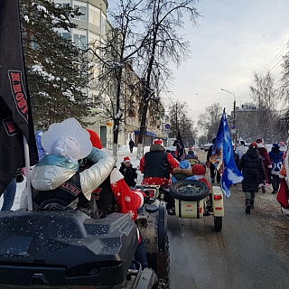 На Бору прошёл областной фестиваль Дед Морозов 6