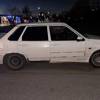 На Бору 15-летний подросток на самодельном велосипеде врезался в дерево после опасного манёвра автомобилиста 2