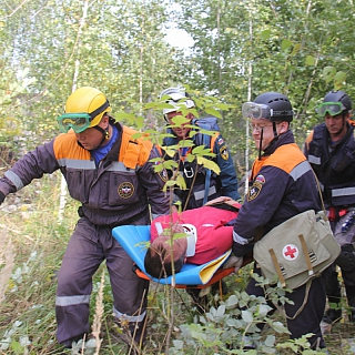 Спасатели извлекли «пострадавших» из рухнувшего самолета: стартовал второй день Всероссийских сборов спасателей на Бору 7