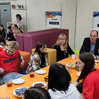 Алексей Боровский побывал в доме хулиганов 1