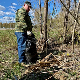 На Бору прошёл общегородской субботник 1