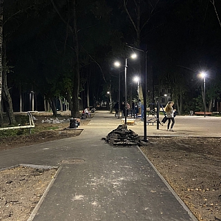 В новом сквере в Неклюдово появилось освещение 1