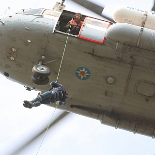 Спасатели извлекли «пострадавших» из рухнувшего самолета: стартовал второй день Всероссийских сборов спасателей на Бору 3