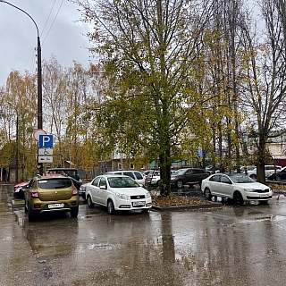 У борской поликлиники новая парковка 2