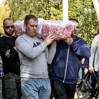 В Неклюдово простились с убитой 9-летней девочкой 2