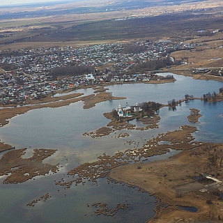 Митрополит Георгий пролетел над областью на вертолете и прочитал молитву против коронавируса 7