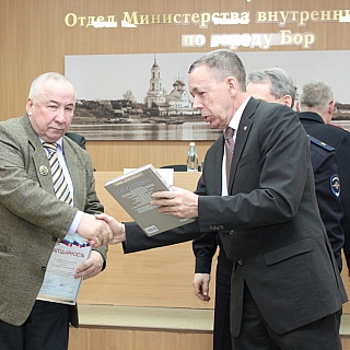 На Бору полицейские подвели итоги оперативно-служебной деятельности 6