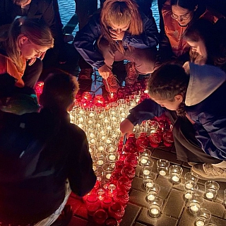 Несколько сотен борчан собрались у Вечного огня, чтобы вспомнить 4