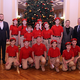 20 борских школьников приняли участие в Новогоднем юнармейском представлении в Москве 4