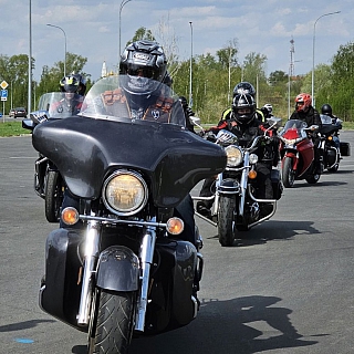 Байкеры из разных городов собрались на Бору открыть мотосезон 6