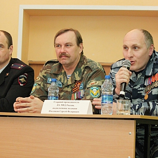 Борские полицейские и общественники провели «Урок мужества» 4