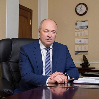 Кому в этом году присвоили на Бору звание "Почётного гражданина"? 3