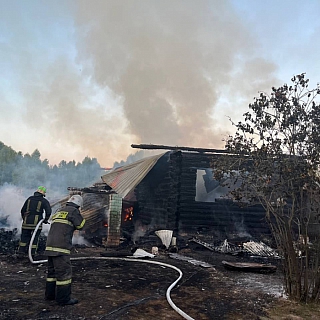 Пожар оставил без крова семью из Мамакино 1