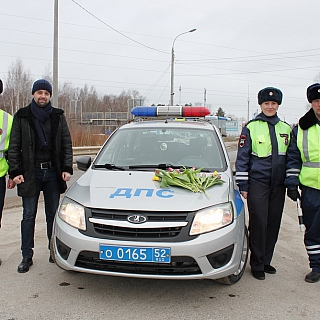 Борские сотрудники ДПС совместно с Общественным советом заступили в цветочный патруль 1