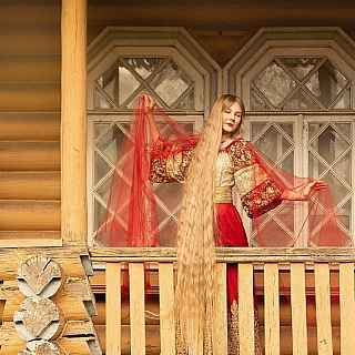 Борская девушка удивила длиной и красотой своей косы 3