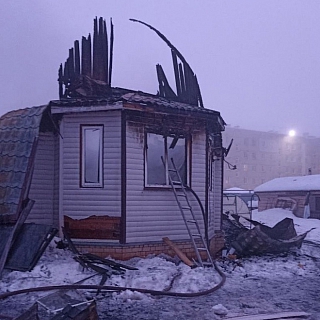 Появились подробности ночного пожара в п.Октябрьский 3