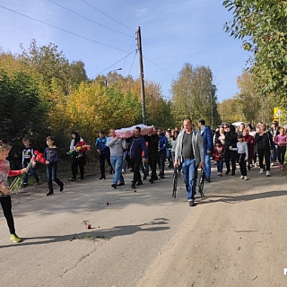 В Неклюдово простились с убитой 9-летней девочкой 1