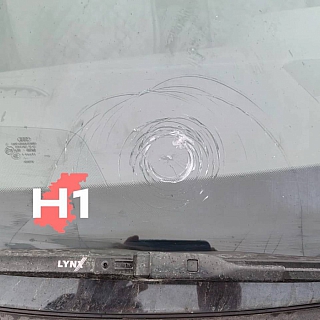 На Борском мосту водителю прилетел кусок бетона в лобовое стекло 4