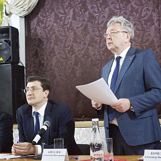 Газификацию, медицину и другие волнующие темы обсудил Глеб Никитин с жителями Бора 1