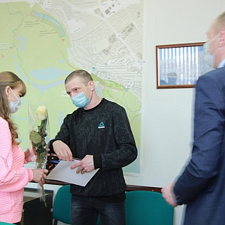 Жилищные сертификаты получили 4 борские семьи 2