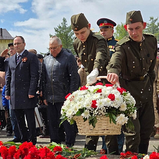 Борчане встретили главный праздник страны 7