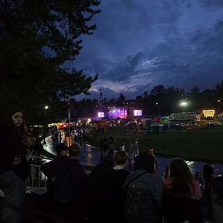 А, может, еще и с Новым годом объединим? 1