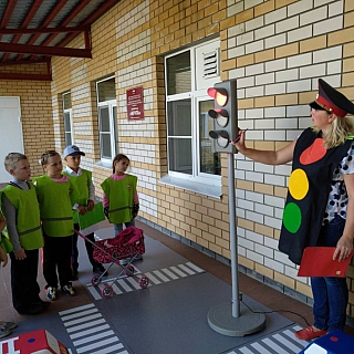 На Бору сотрудники ГИБДД провели квест по безопасности дорожного движения 1