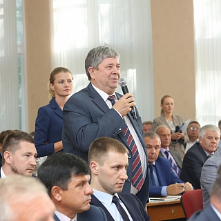 Надбавки к зарплате и подъемные предложит Глеб Никитин молодым специалистам АПК 2