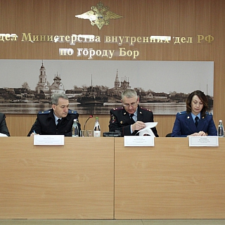 На Бору полицейские подвели итоги оперативно-служебной деятельности 1