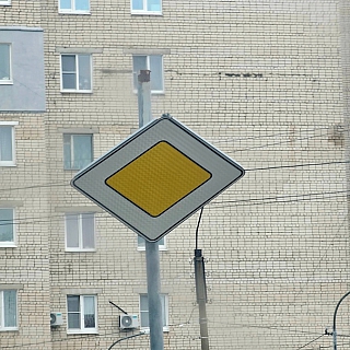 На Бору дорожные знаки немного устали 2