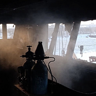 В поселке Октябрьский горел теплоход Волго-Дон 2