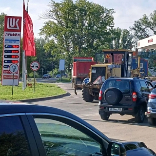 Сегодня очень ранним утром на некоторых борских заправках было что-то фантастическое 1